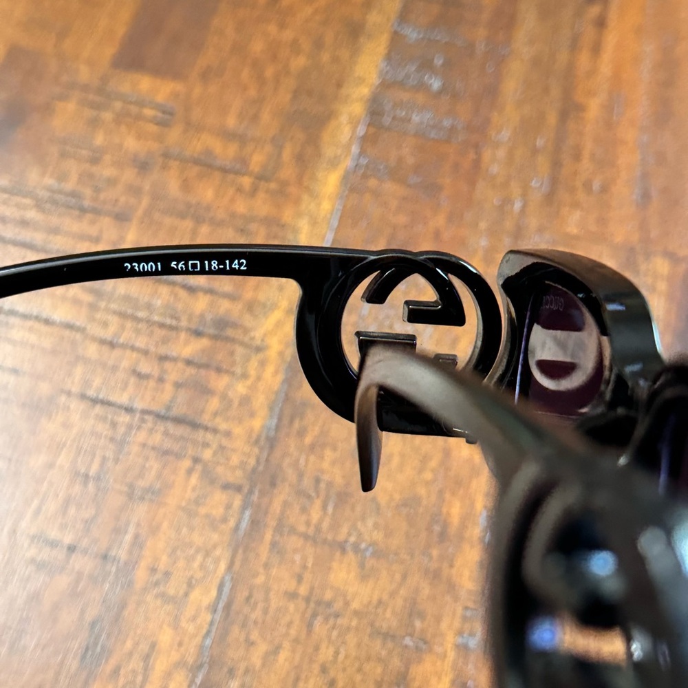 GUCCI Black Sunglass - Picture 7 of 9